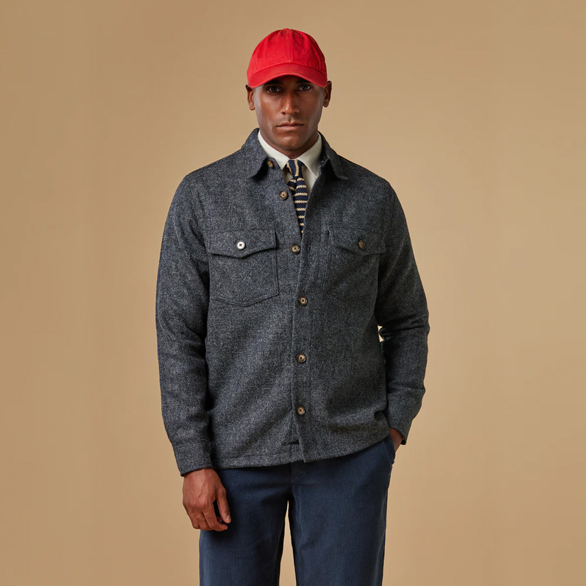 Portuguese Flannel Wool Field Overshirt Grey, vervaardigd door meesterambachtslieden in de oude steden van Noord-Portugal