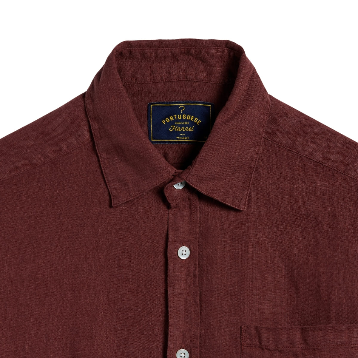 Portuguese Flannel Linen Shirt Bordeaux, gemaakt van zacht geborsteld fleece en ontworpen voor een comfortabele pasvorm
