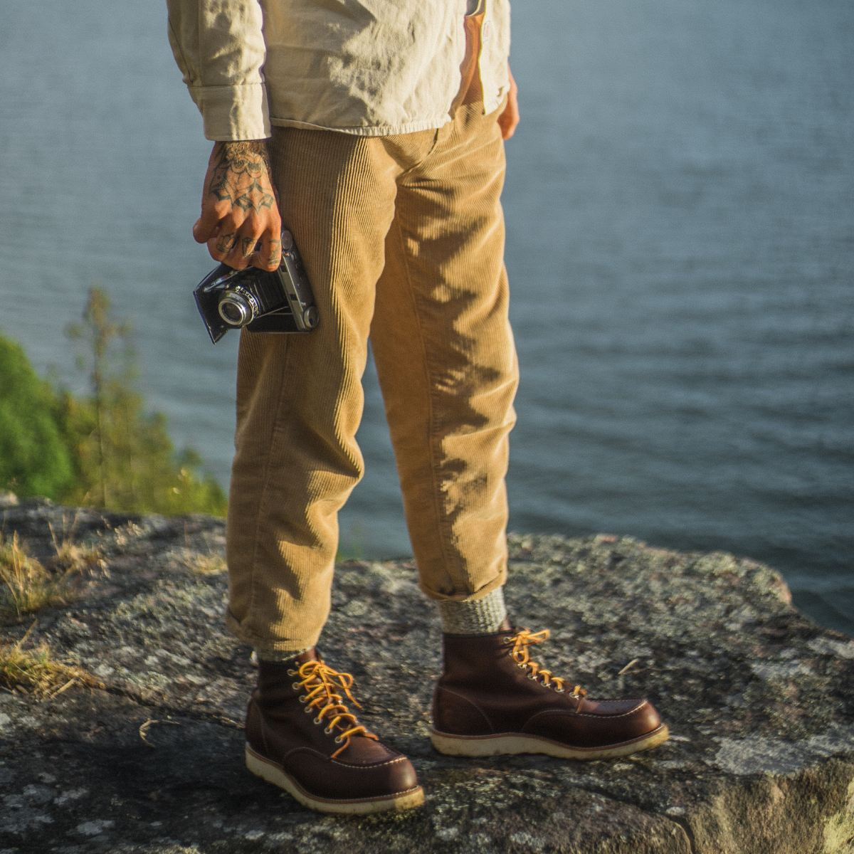 Het premium Briar Oil Slick leer ontwikkelt na verloop van tijd een unieke patina. Made in USA