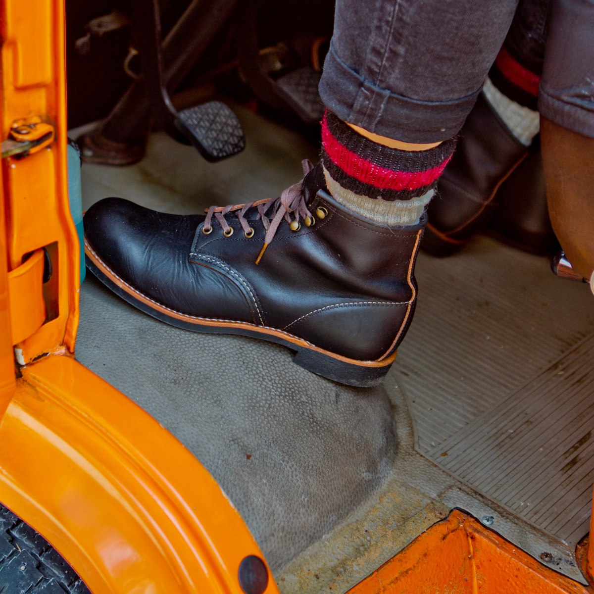 Red Wing 3345 Blacksmith Boot in Black Prairie is een robuuste, veelzijdige laars voor mannen die kwaliteit en karakter waarderen.