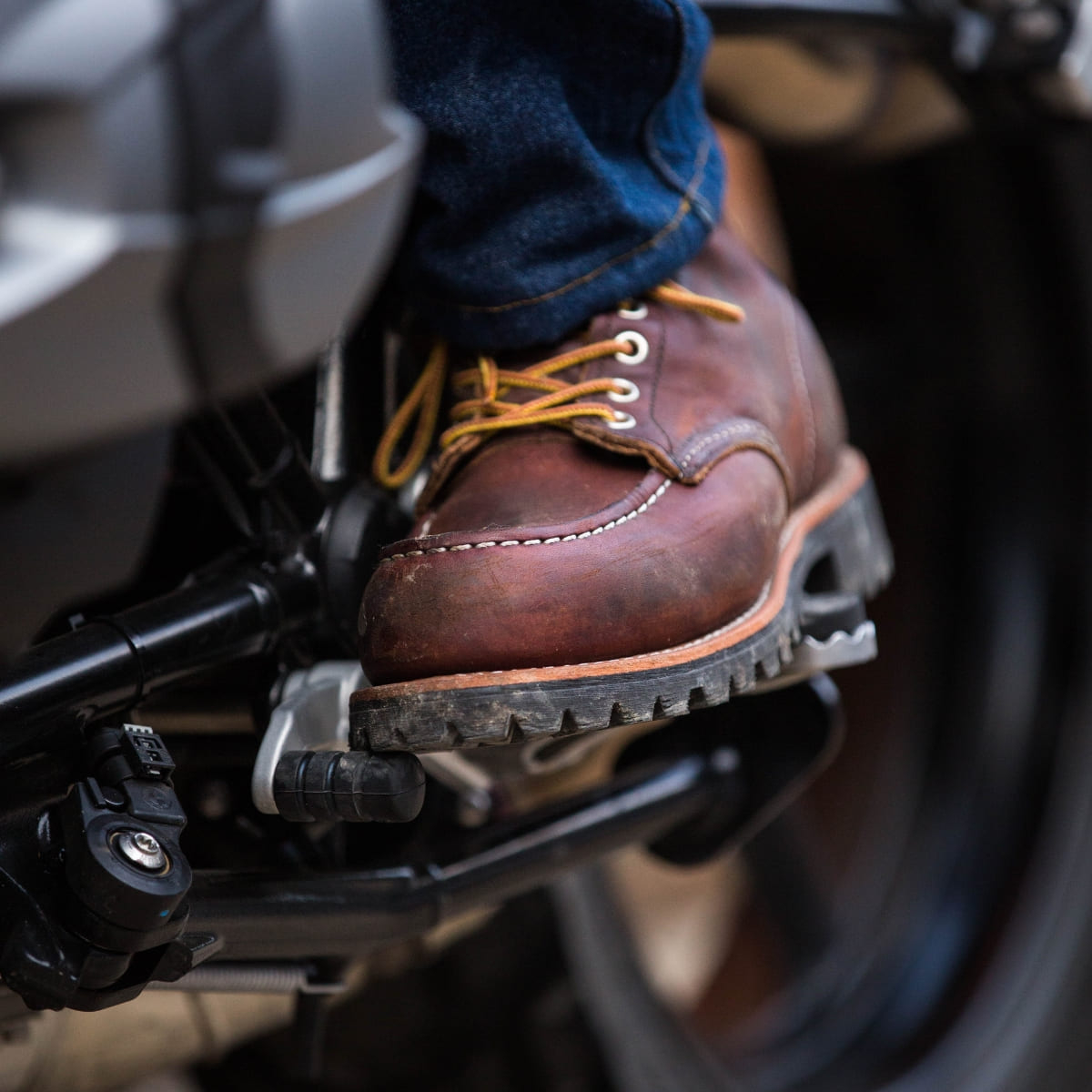 Red Wing 8146 Roughneck Moc Toe Boot Briar Oil Slick