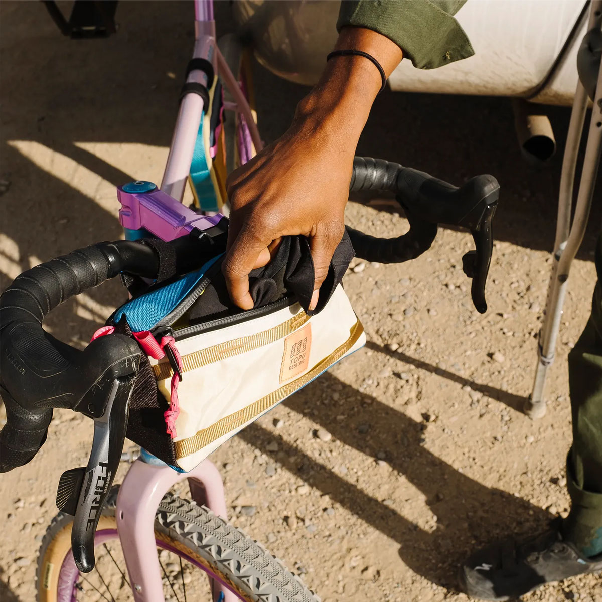 Topo Designs Bike Bag, berg alles op, van gereedschap en binnenbanden tot een extra laag of essentiële snacks.