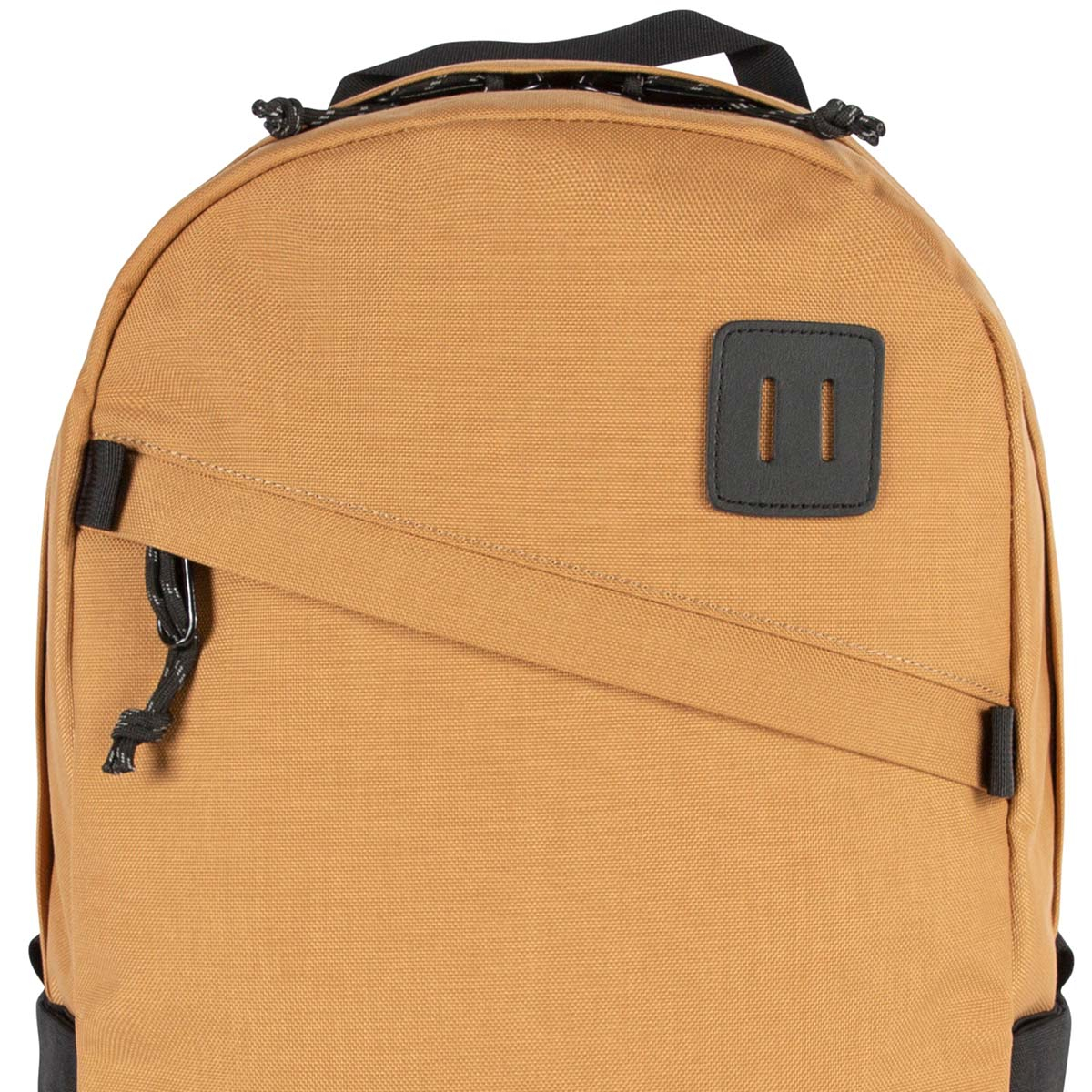 Topo Designs Daypack Classic Khaki/Black, geweldig als een alledaagse werk-rugtas, met altijd genoeg ruimte om een extra jas of trui mee te nemen