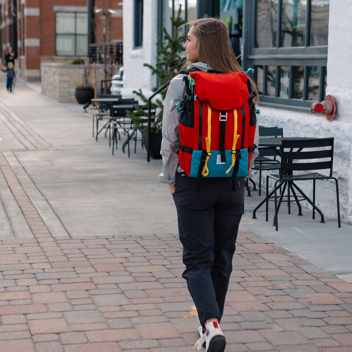 Topo Designs Mountain Pack Red, kan het allemaal, of het nu is voor dagelijks gebruik in de stad of voor een lang weekend op reis