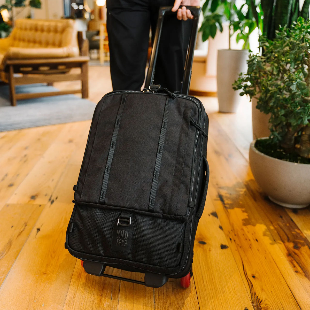 Topo Designs Global Travel Bag Roller Black, gemaakt om zo gemakkelijk mogelijk te reizen