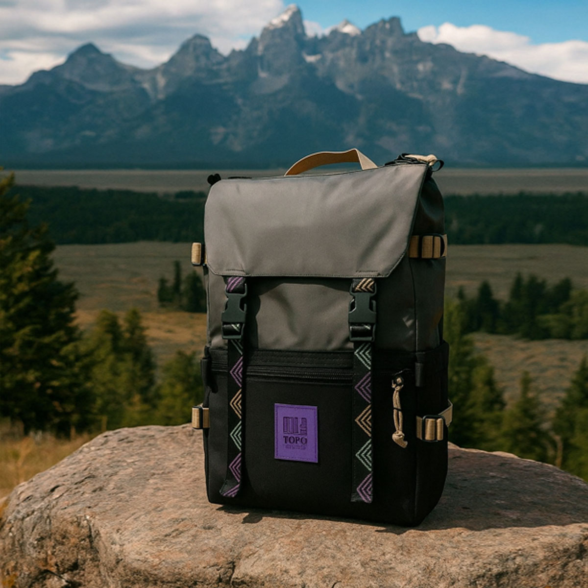 Topo Designs Rover Pack Classic Asphalt/Black, timeless backpack with great functionalities Topo Designs Rover Pack Classic Asphalt/Black, timeless backpack with great functionalities