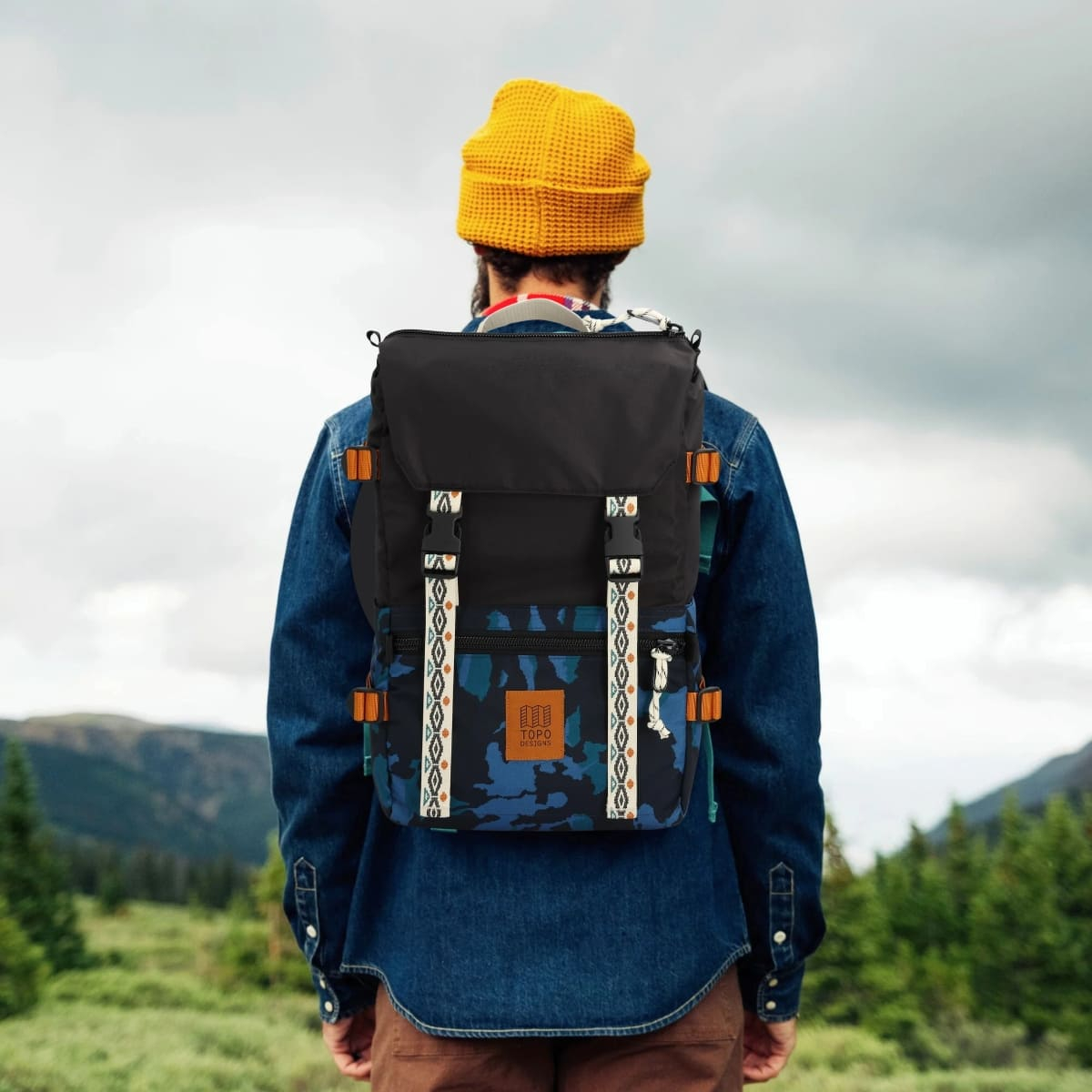 Topo Designs Rover Pack Classic Bone White/Pond Bluek, timeless backpack with great functionalities Topo Designs Rover Pack Classic Bone White/Pond Blue, timeless backpack with great functionalities