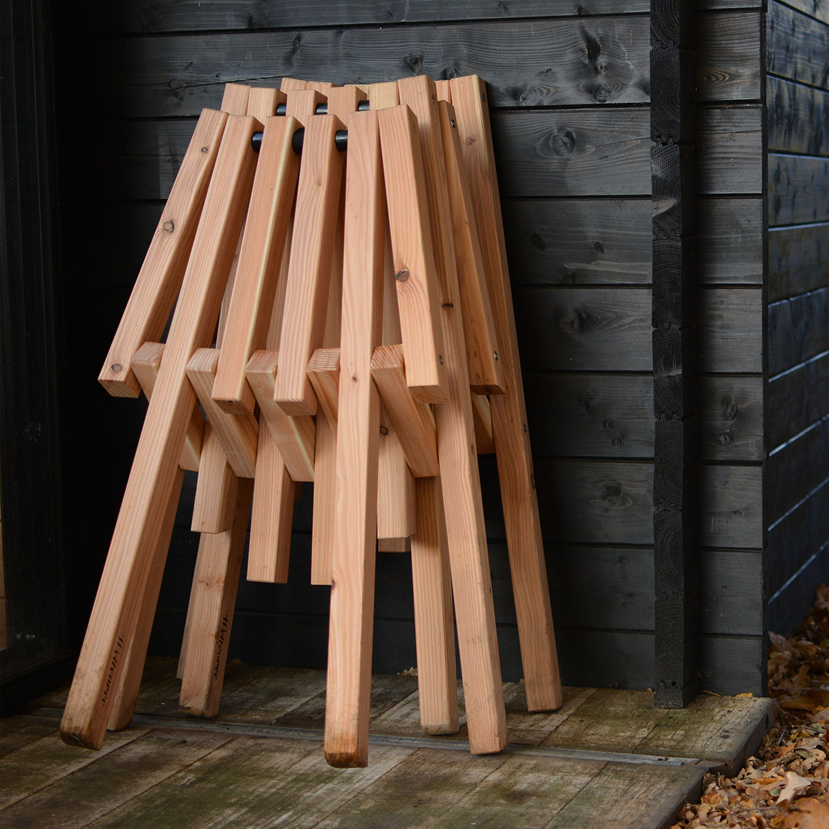 Weltevree Fieldchair, sterke verbindingselementen worden gebruikt om de stoel in een compacte vorm te vouwen