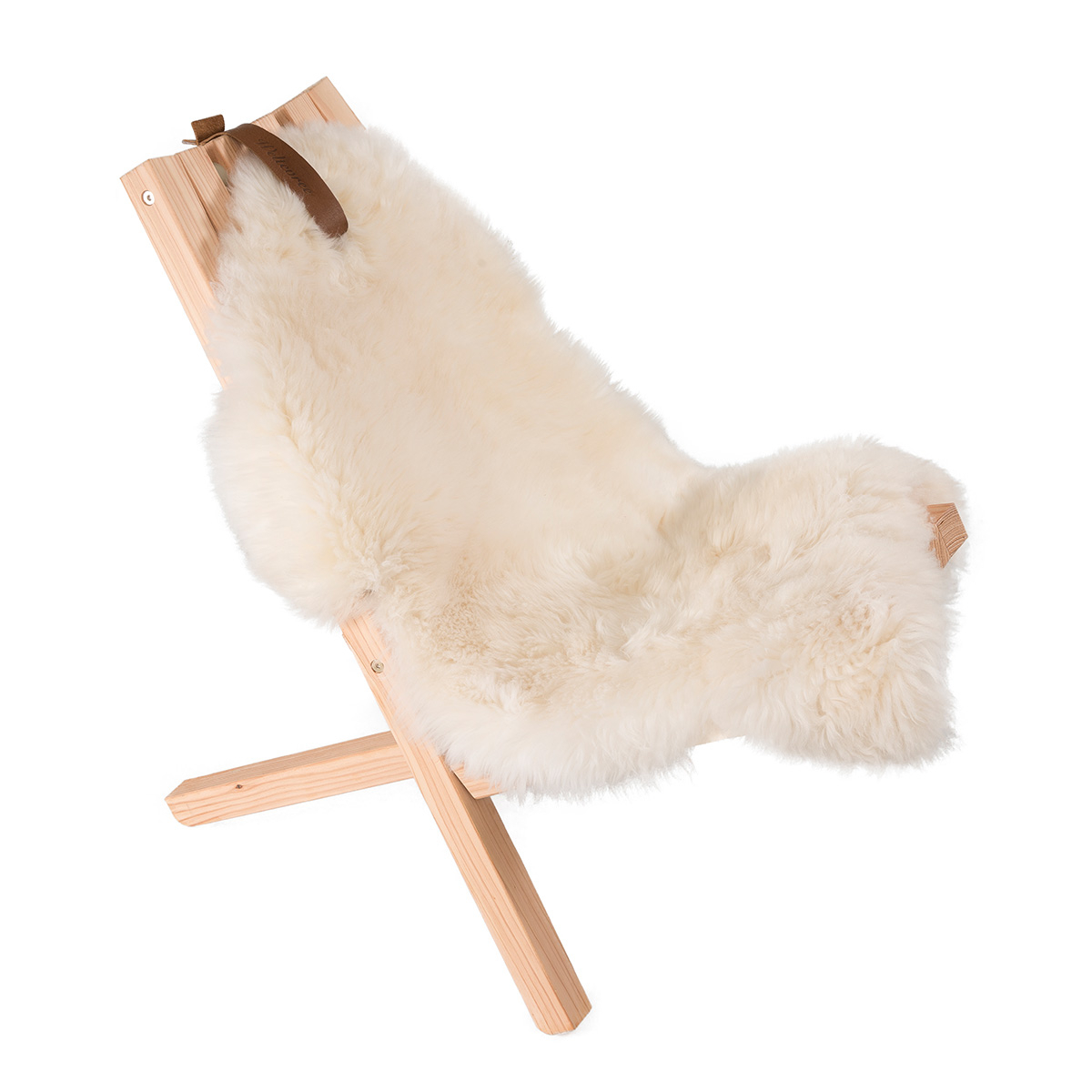 Weltevree Sheepscoat White, leren lus om aan de Fieldchair te bevestigen of op te rollen tot een zacht kussen