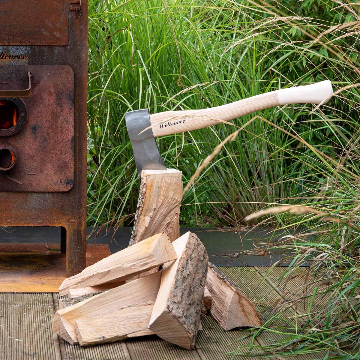 Weltevree Sheepscoat Brown, Weltevree Splitting Ax, een handige bijl voor klein kloofwerk